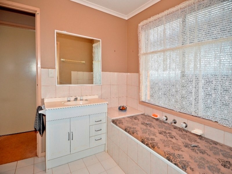 101 Flinders Avenue, Lara image 7