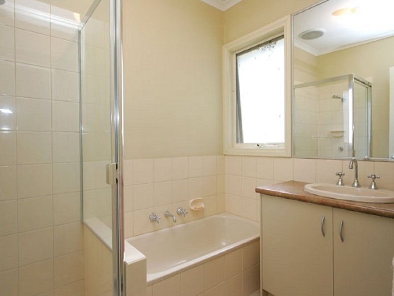 10/1 Greg Norman Drive, Point Cook image 5