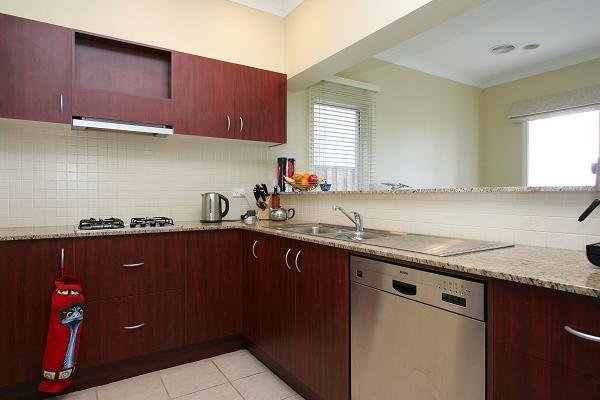 10/1 Greg Norman Drive, Point Cook image 2