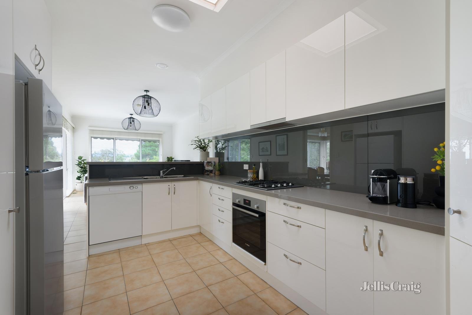 101 Greythorn Road, Balwyn North image 6