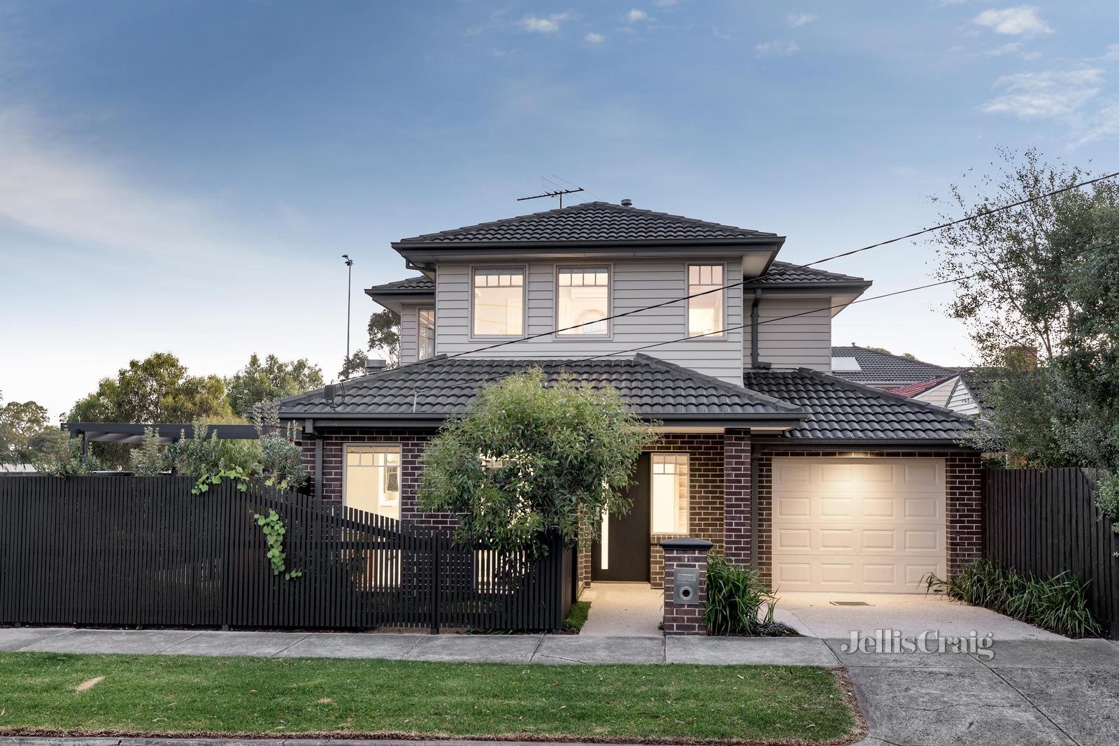 101 Hawker Street, Ivanhoe image 1