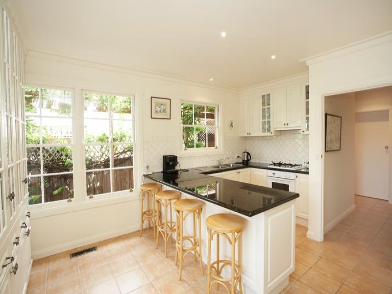 101 Hill Road, Balwyn North image 4