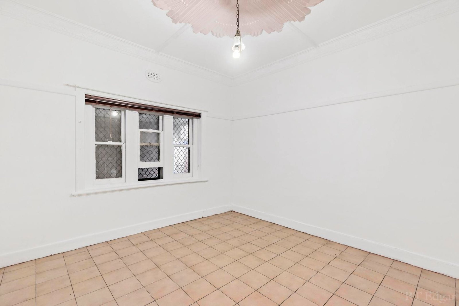 Property Gallery Thumbnail 7