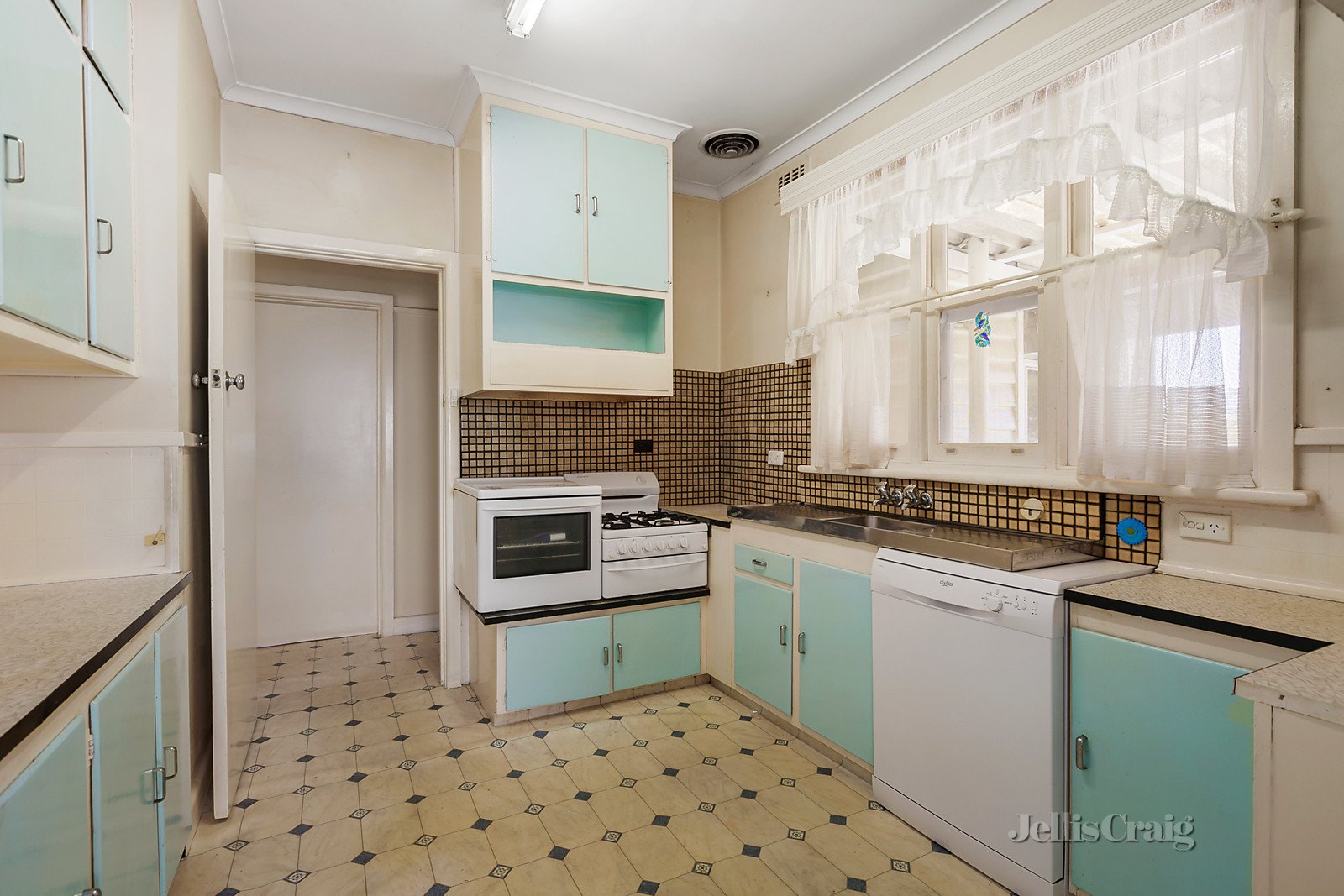 101 Tucker Road, Bentleigh image 4