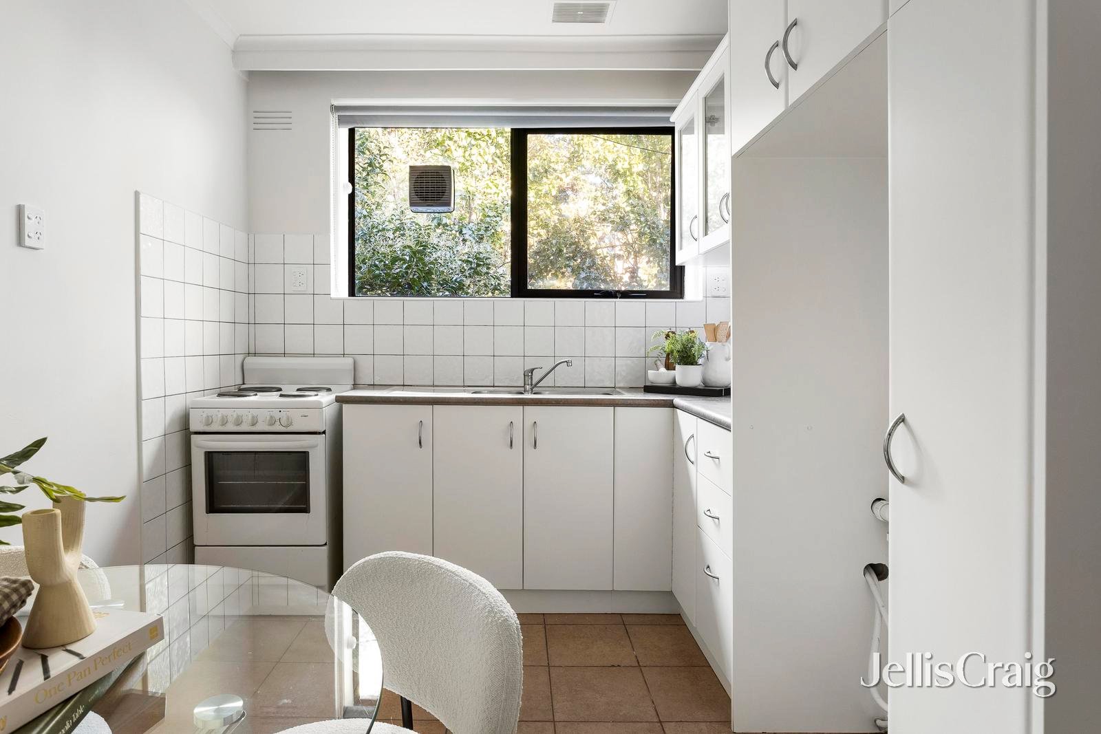 10/10 Middle Road, Maribyrnong image 2