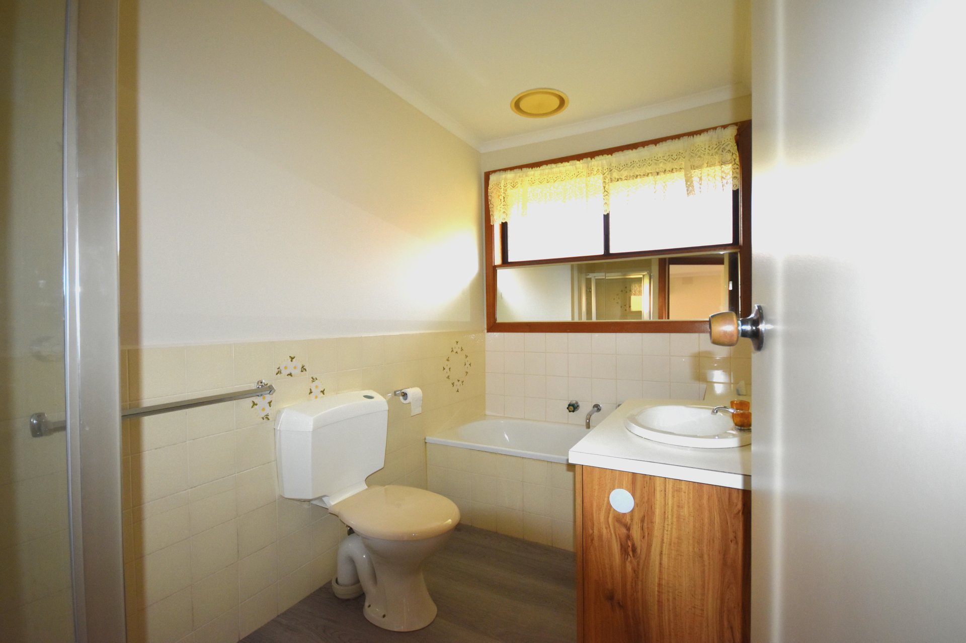 10/104 Sherlock Road, Mooroolbark image 8