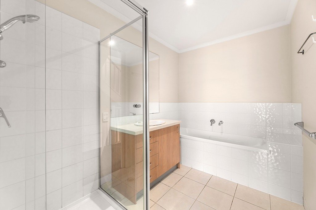 10/1082-1086 Whitehorse Road, Box&nbsp;Hill image 5