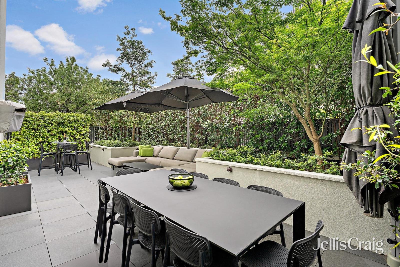 10/11 Glass Street, Essendon image 2