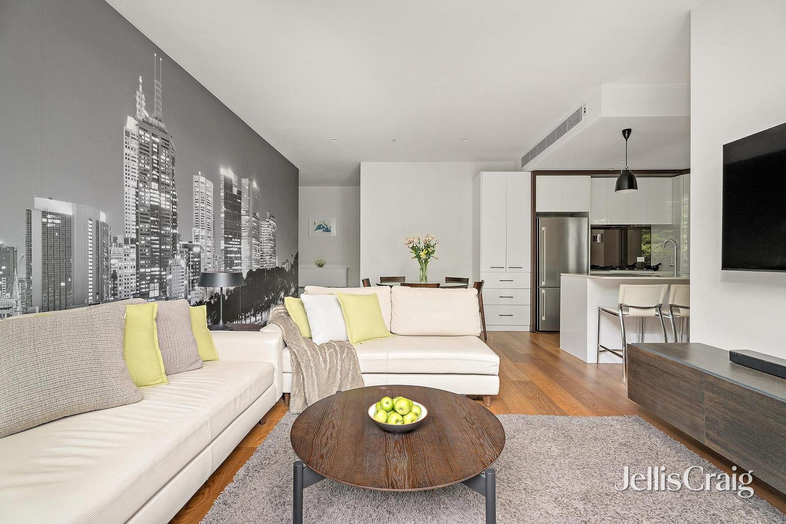 10/11 Glass Street, Essendon image 3