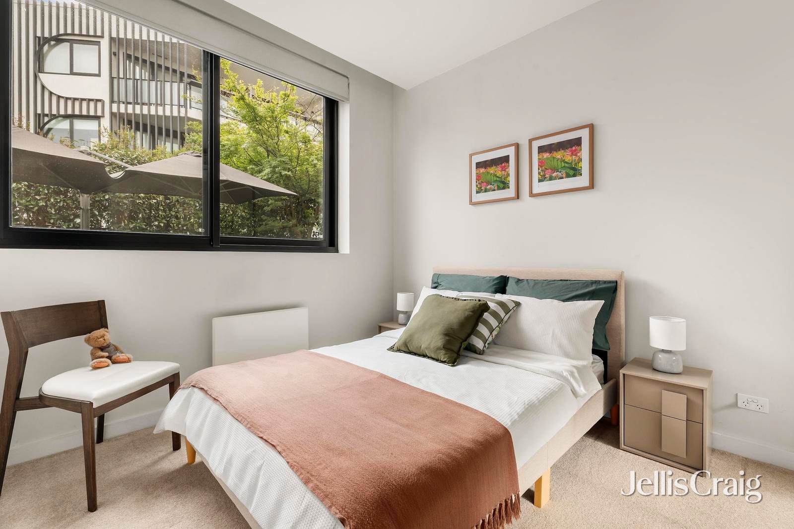 10/11 Glass Street, Essendon image 6