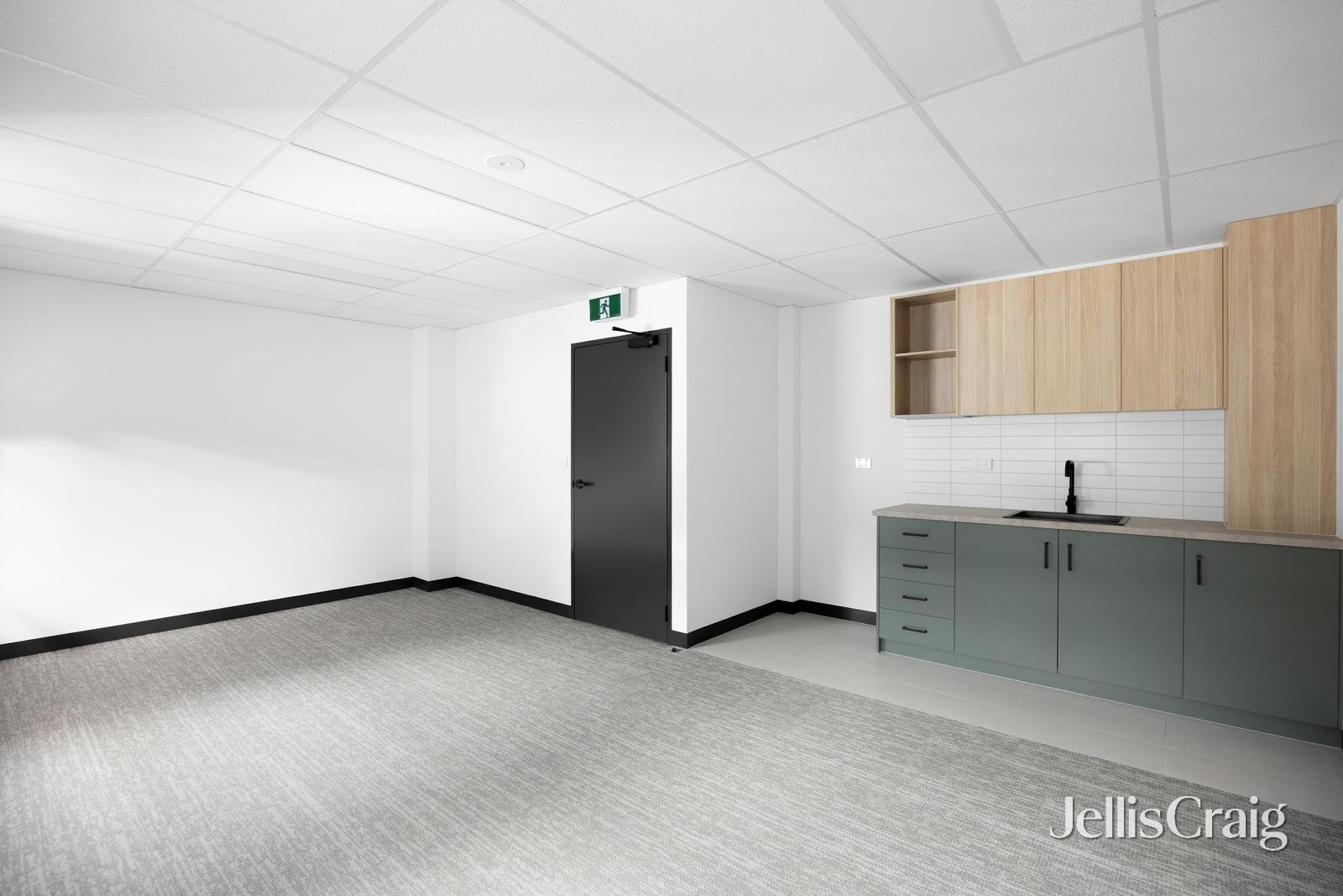 10&11/142 Hall Street, Spotswood image 6