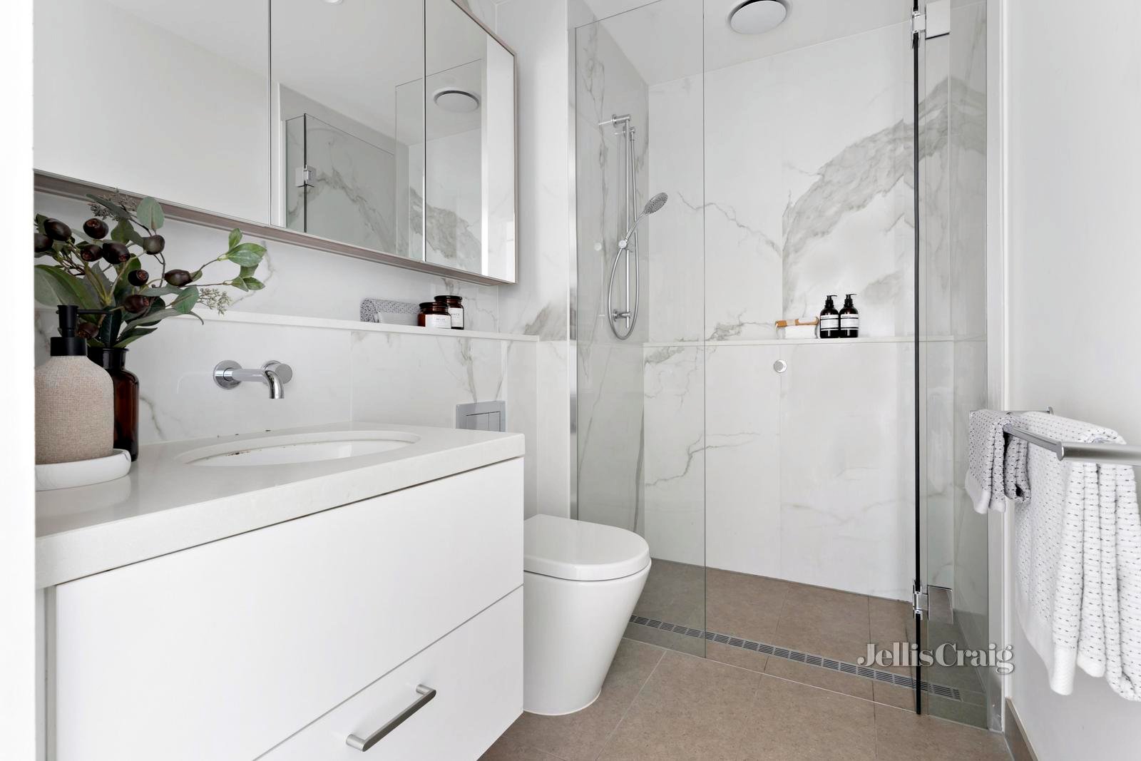 1011/188 Macaulay Road, North Melbourne image 5