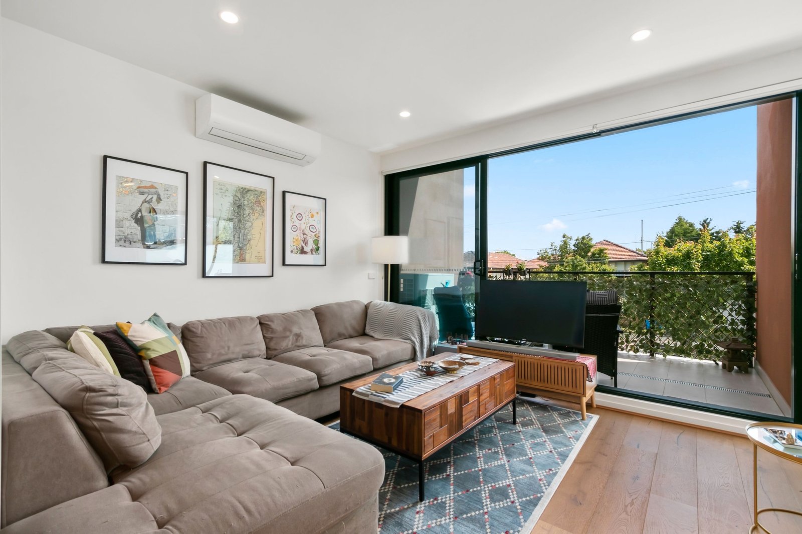 Property Gallery Thumbnail 3