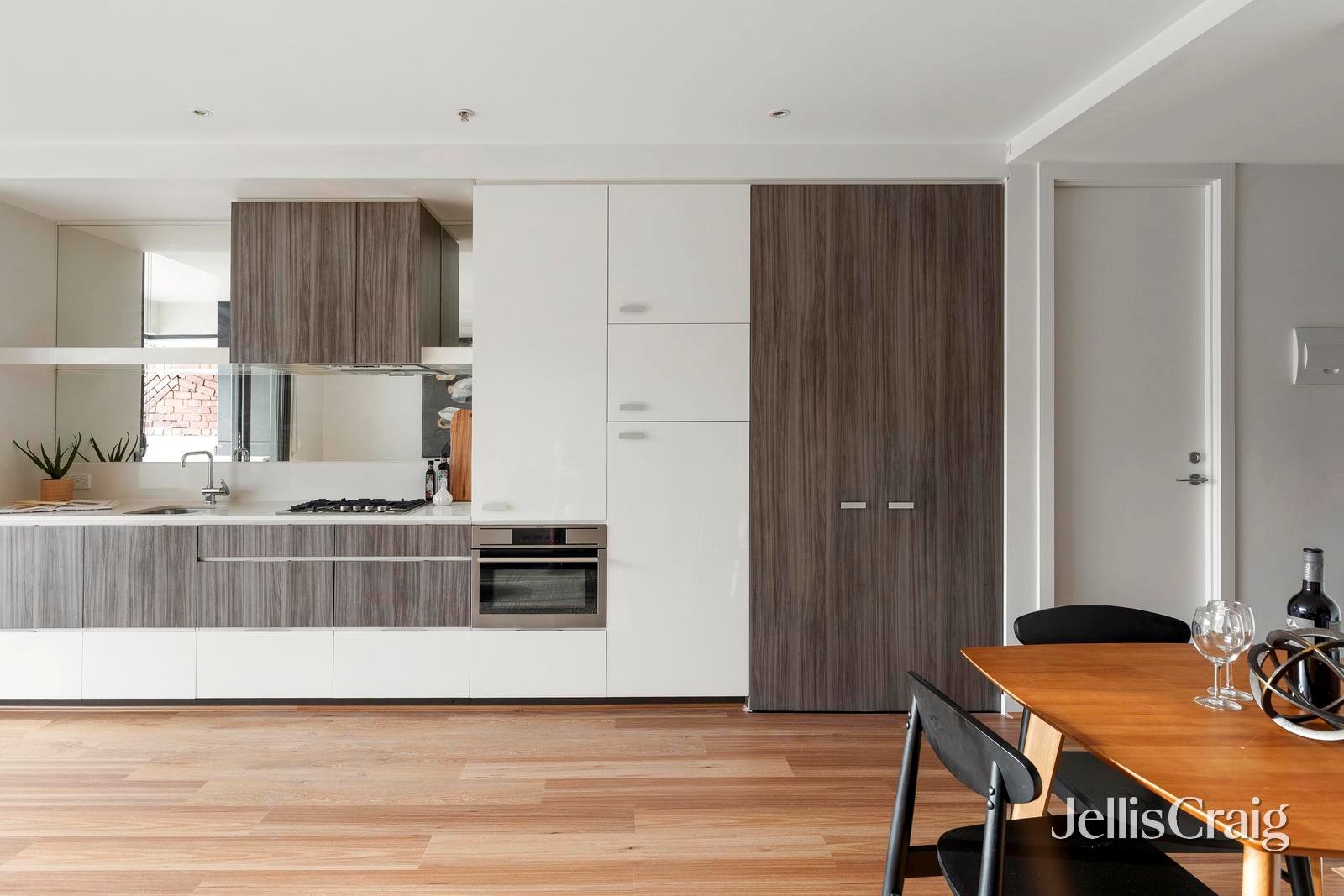 101/130 Errol Street, North Melbourne image 6