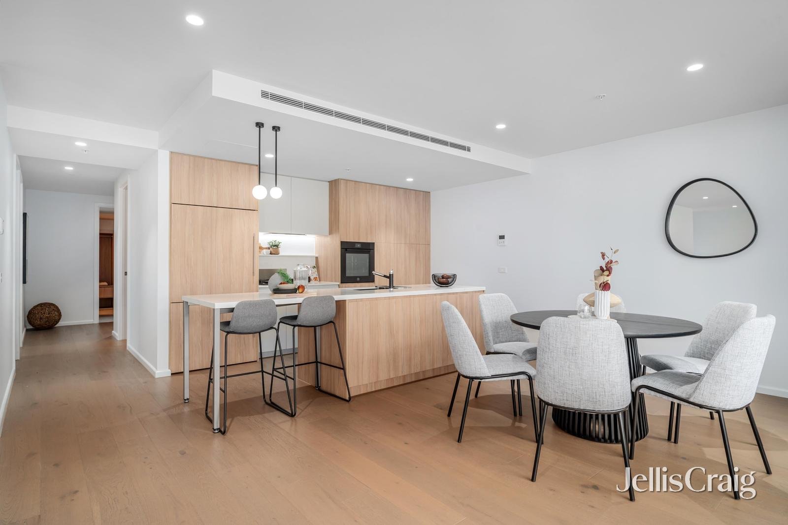 101/14-16 Clay Drive, Doncaster image 4
