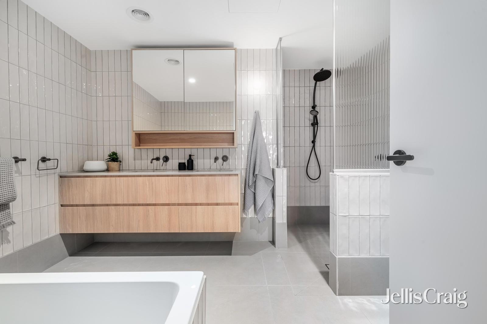 101/14-16 Clay Drive, Doncaster image 6