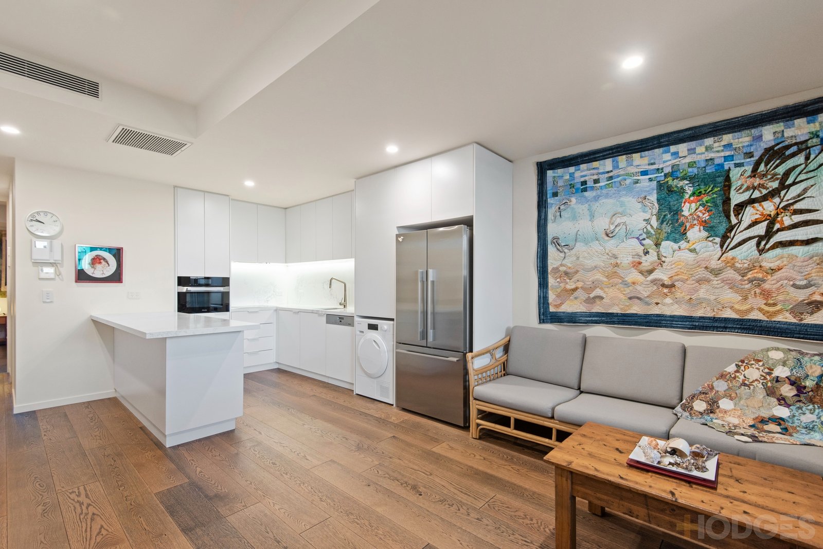 101 / 15 Small Street Hampton