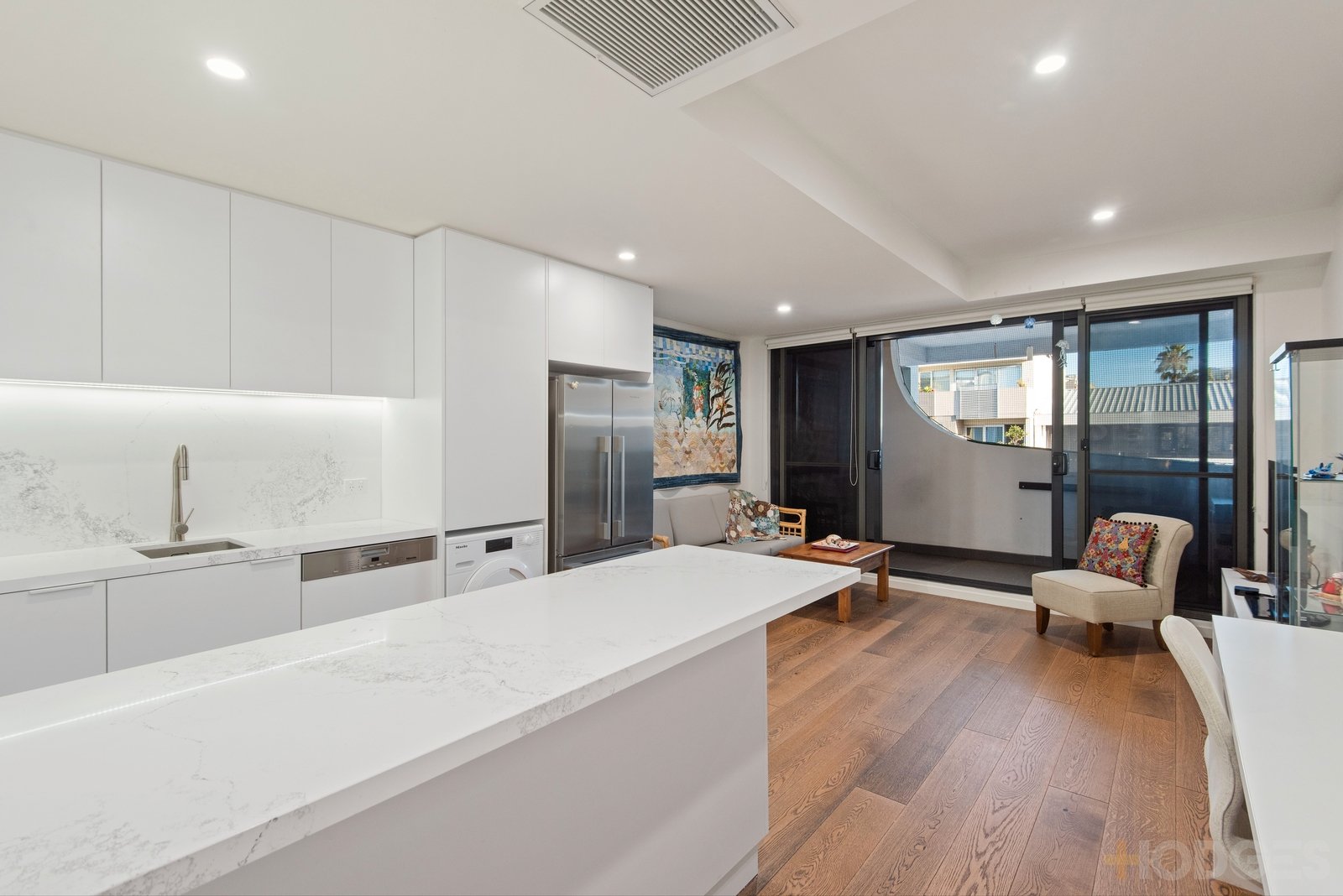 101 / 15 Small Street Hampton