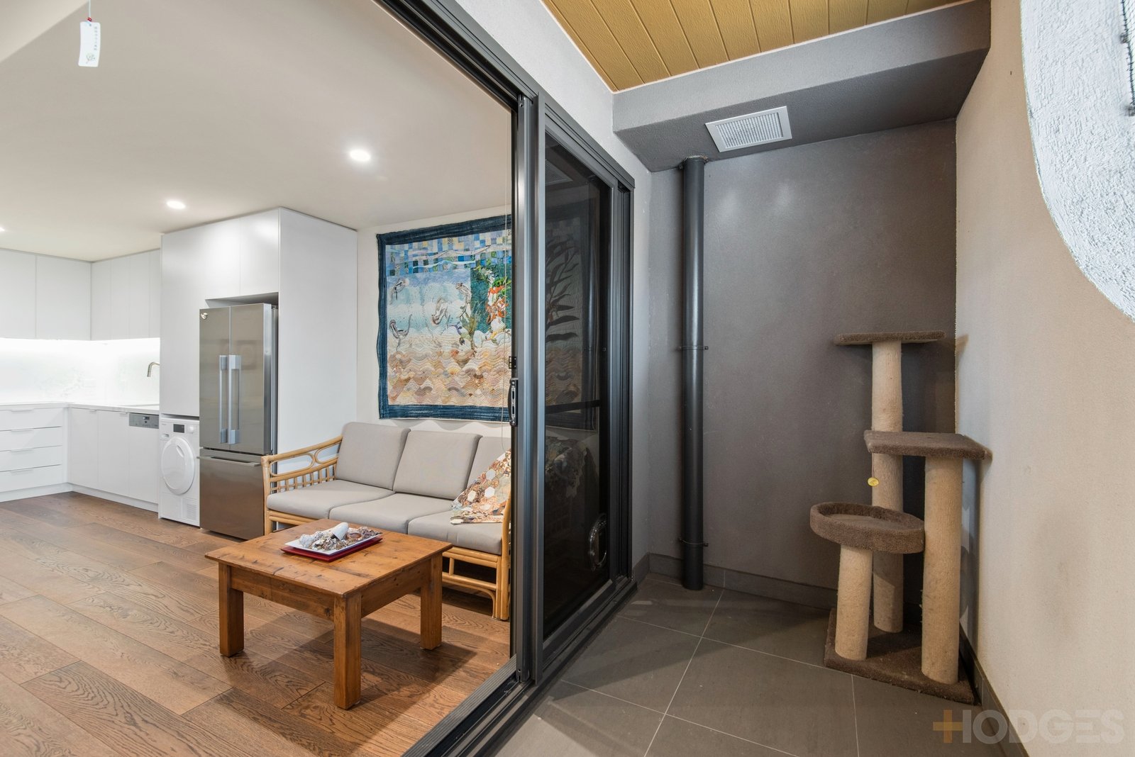 101 / 15 Small Street Hampton