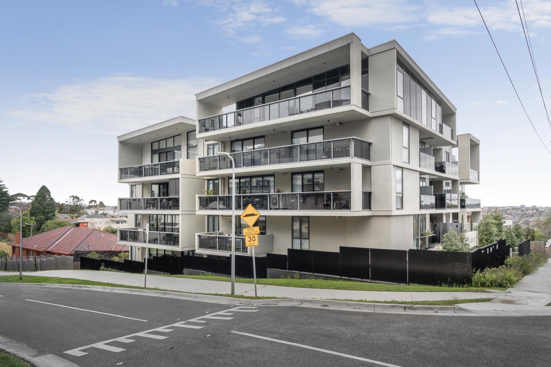 101/16 Clay Drive, Doncaster image 1