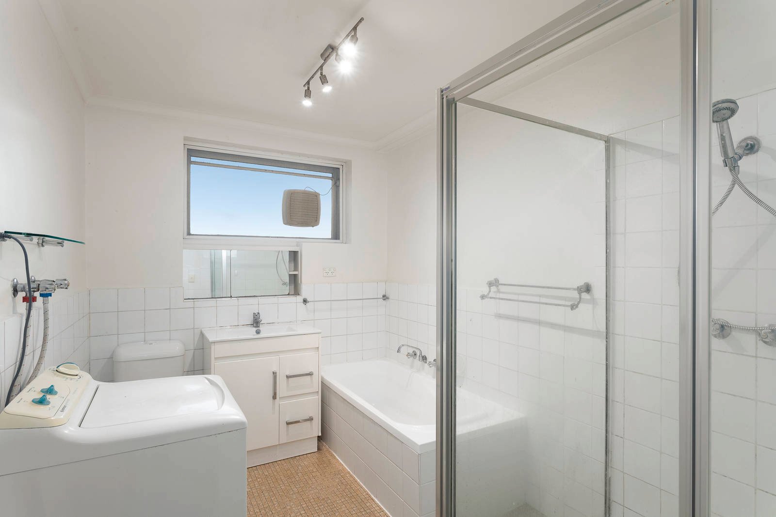 Property Gallery Thumbnail 8