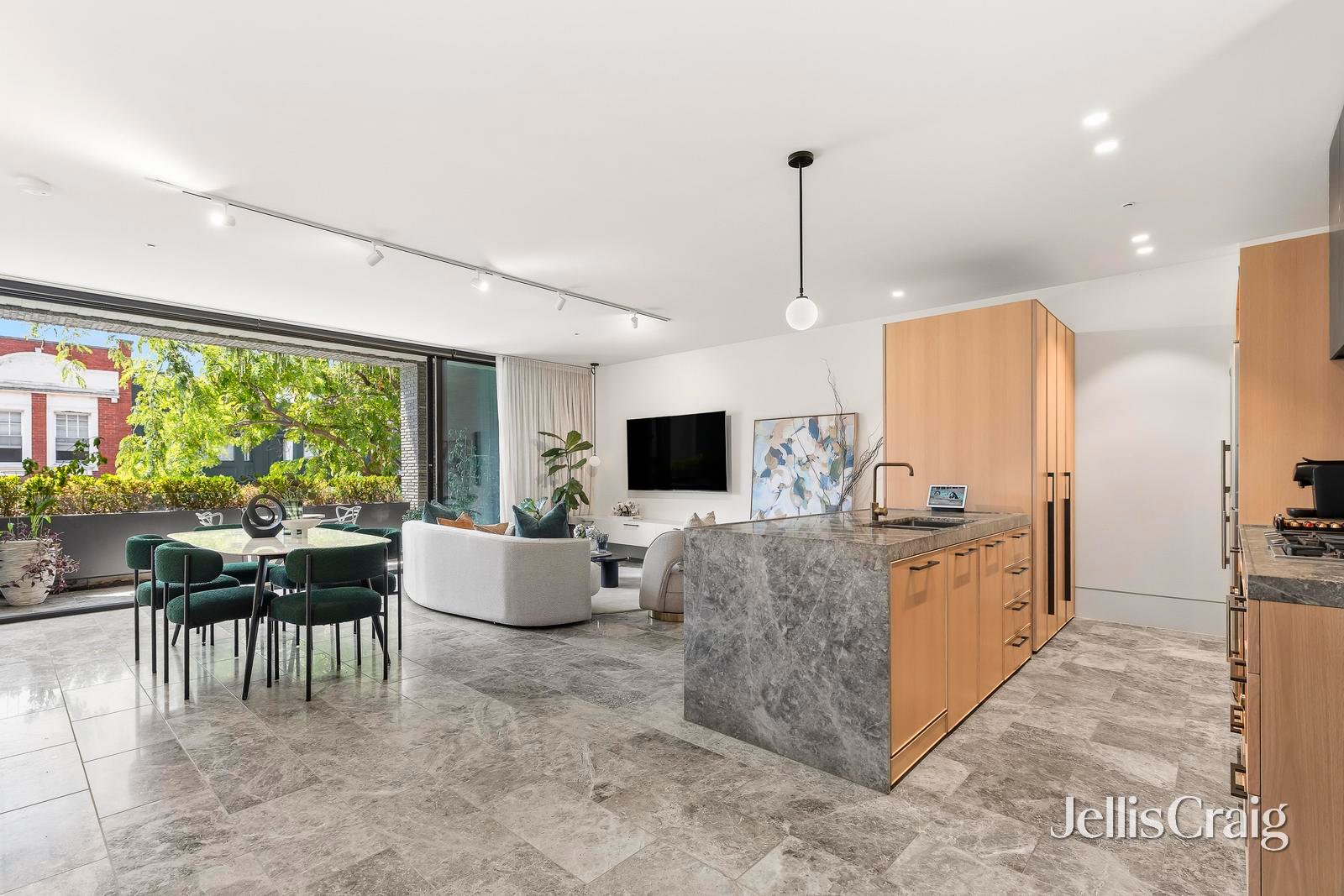 101/2 Pine Avenue, Elwood image 6