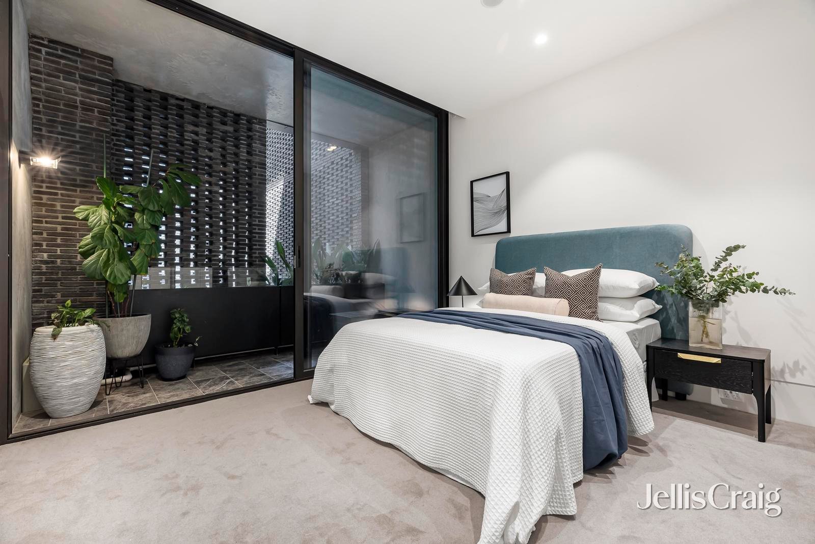 101/2 Pine Avenue, Elwood image 9