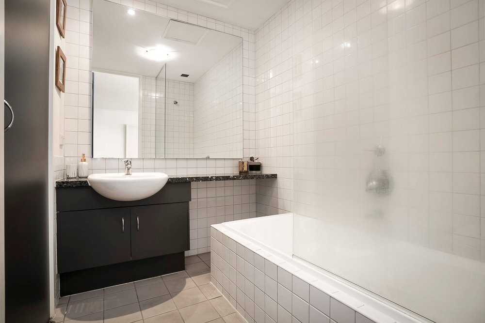 10/125 Ormond Road, Elwood image 5