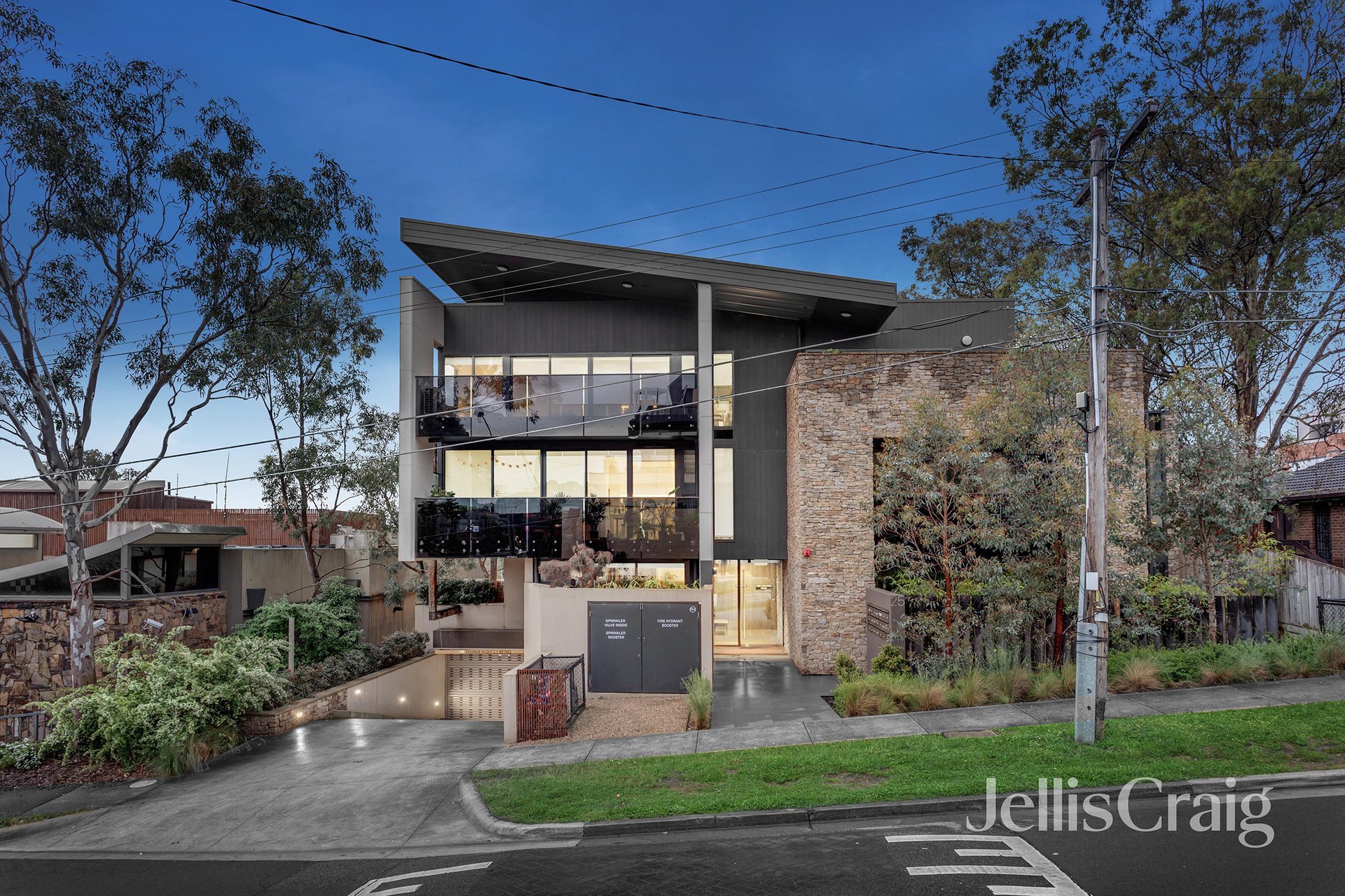 101/25 Pryor Street, Eltham image 1