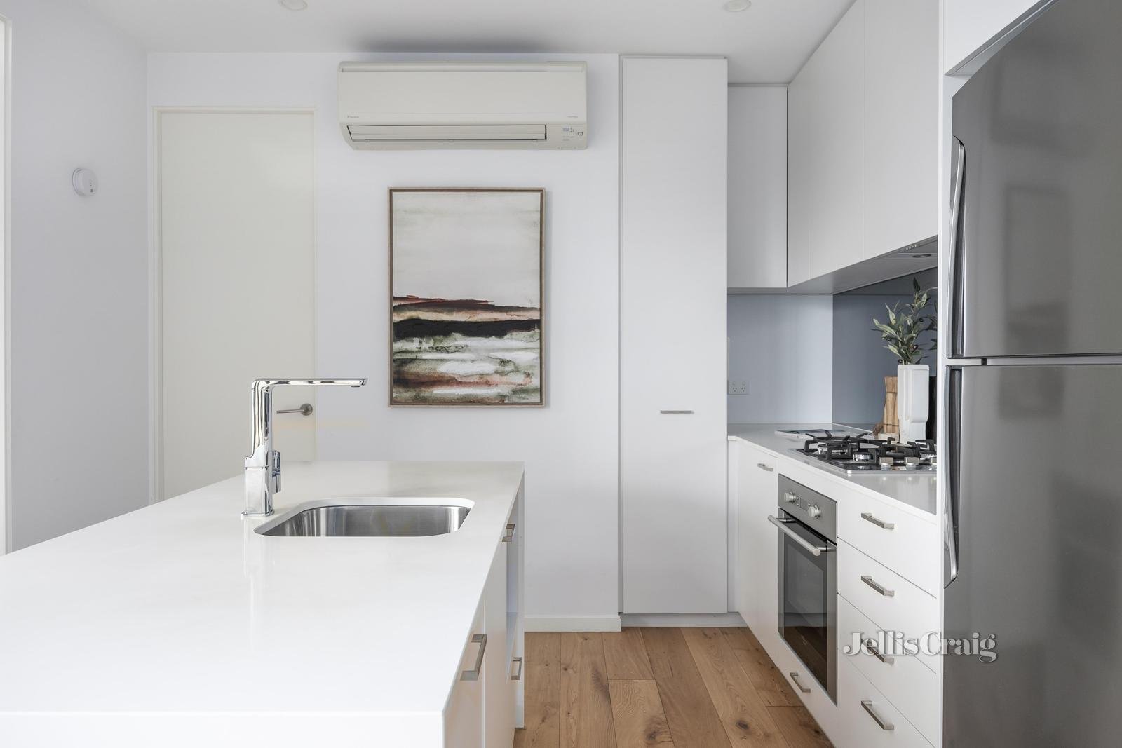101/25 Pryor Street, Eltham image 6