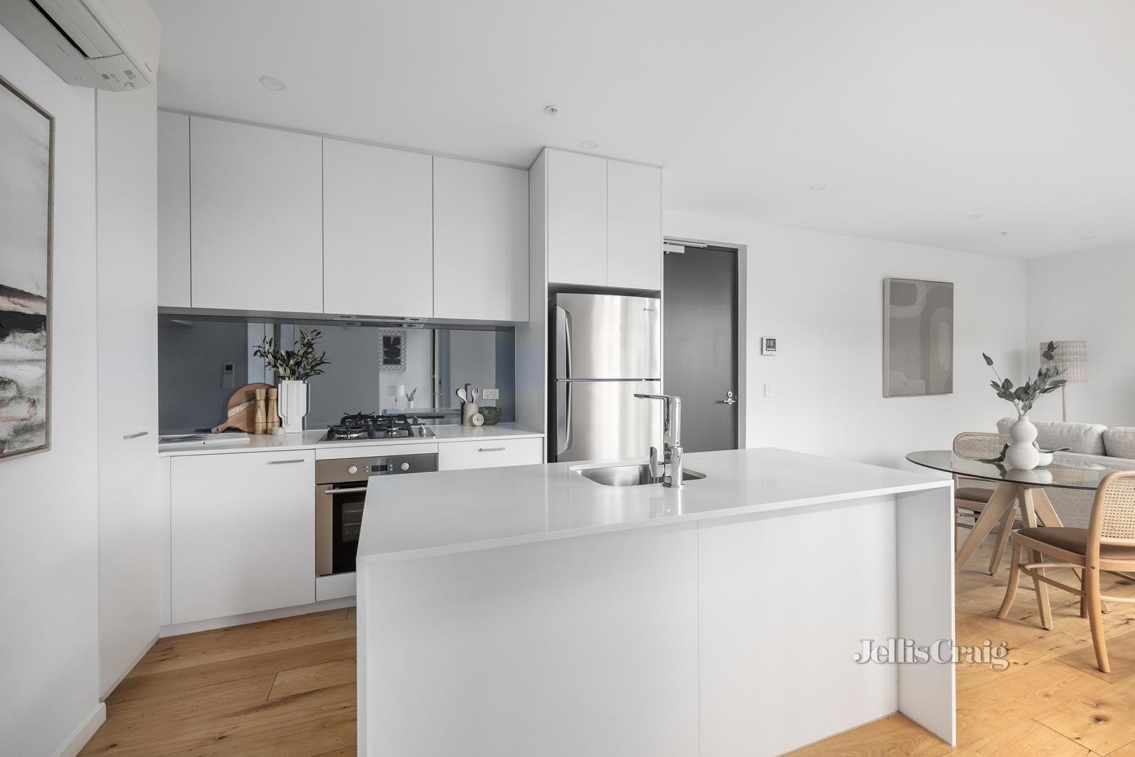 101/25 Pryor Street, Eltham image 7