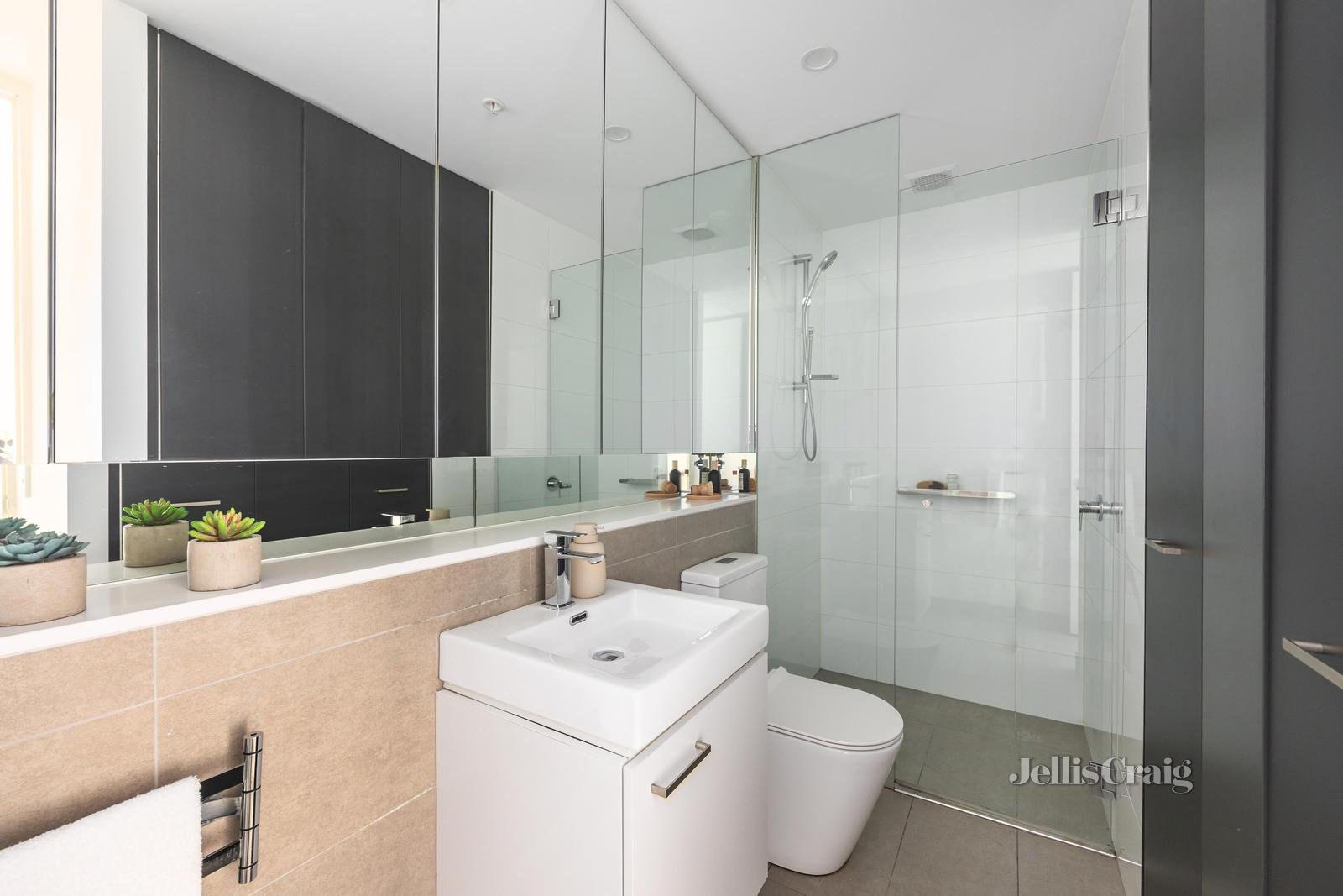 101/25 Pryor Street, Eltham image 9