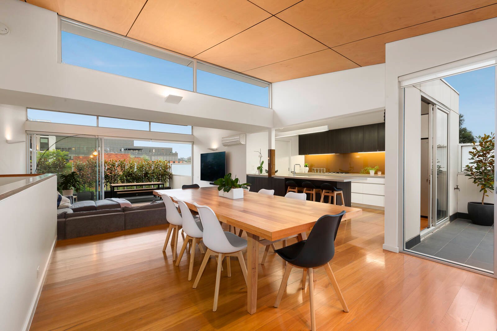 Property Gallery - Main Image