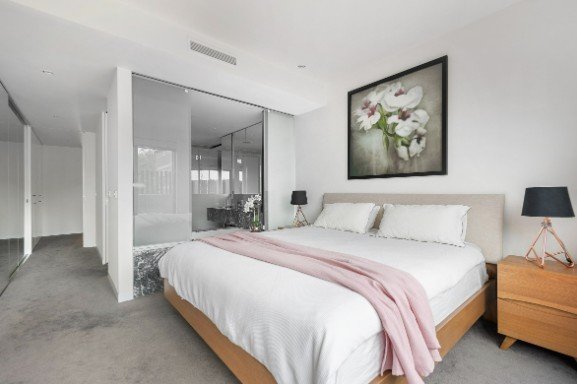 101/30 The Esplanade, St Kilda image 4