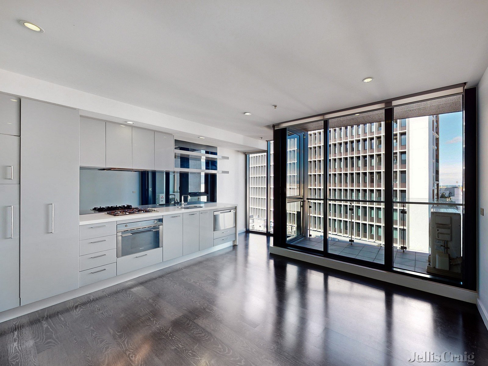 1013/338 Kings Way, South Melbourne image 2