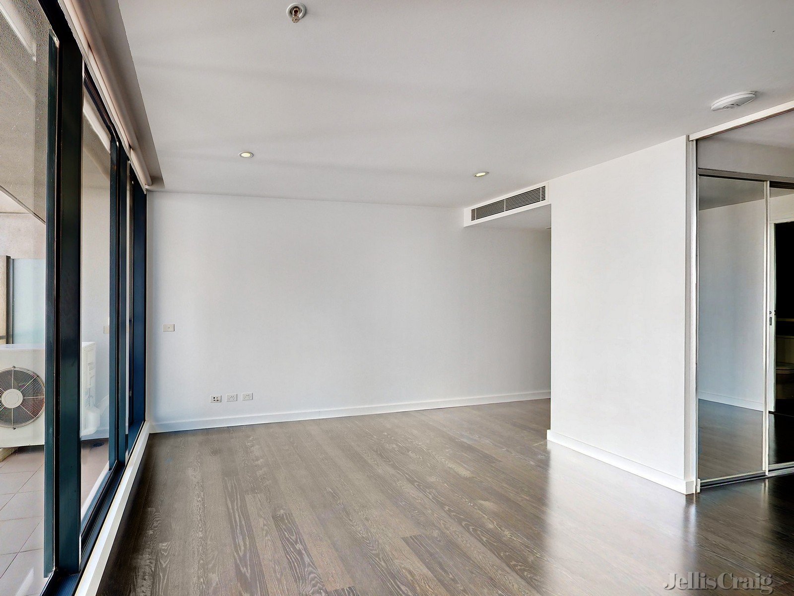 1013/338 Kings Way, South Melbourne image 5