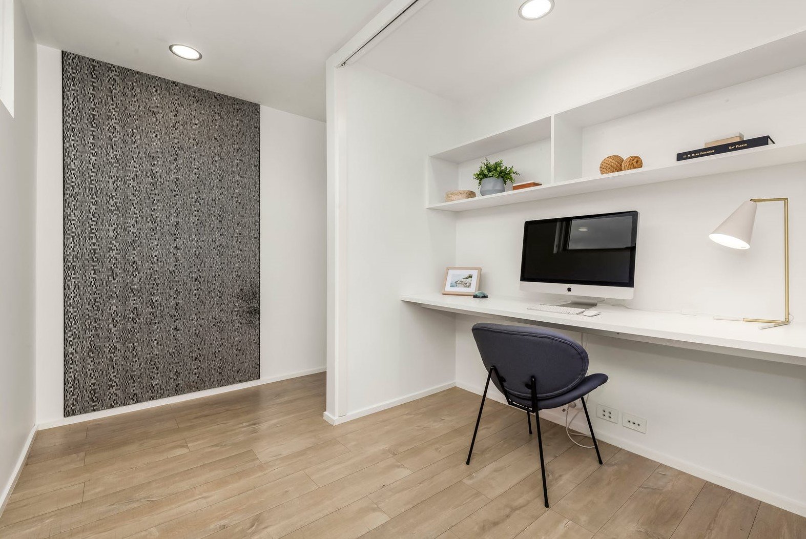 Property Gallery Thumbnail 9