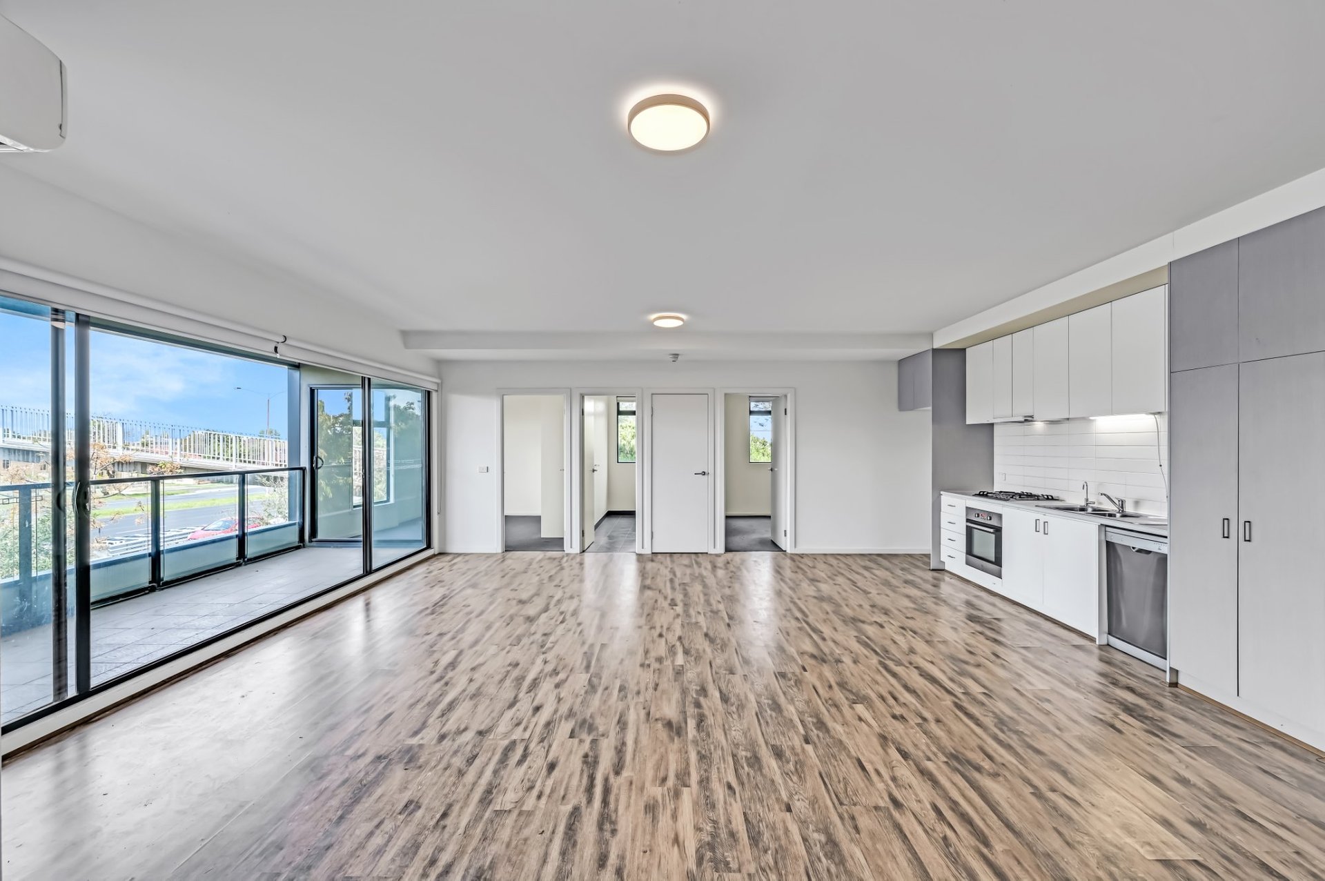 Property Gallery Thumbnail 6