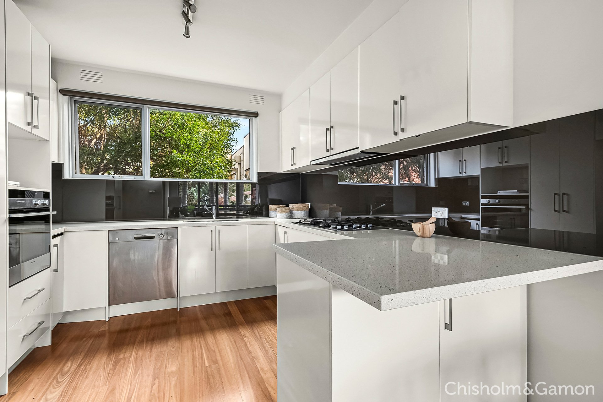 10/14 Broadway, Elwood image 6