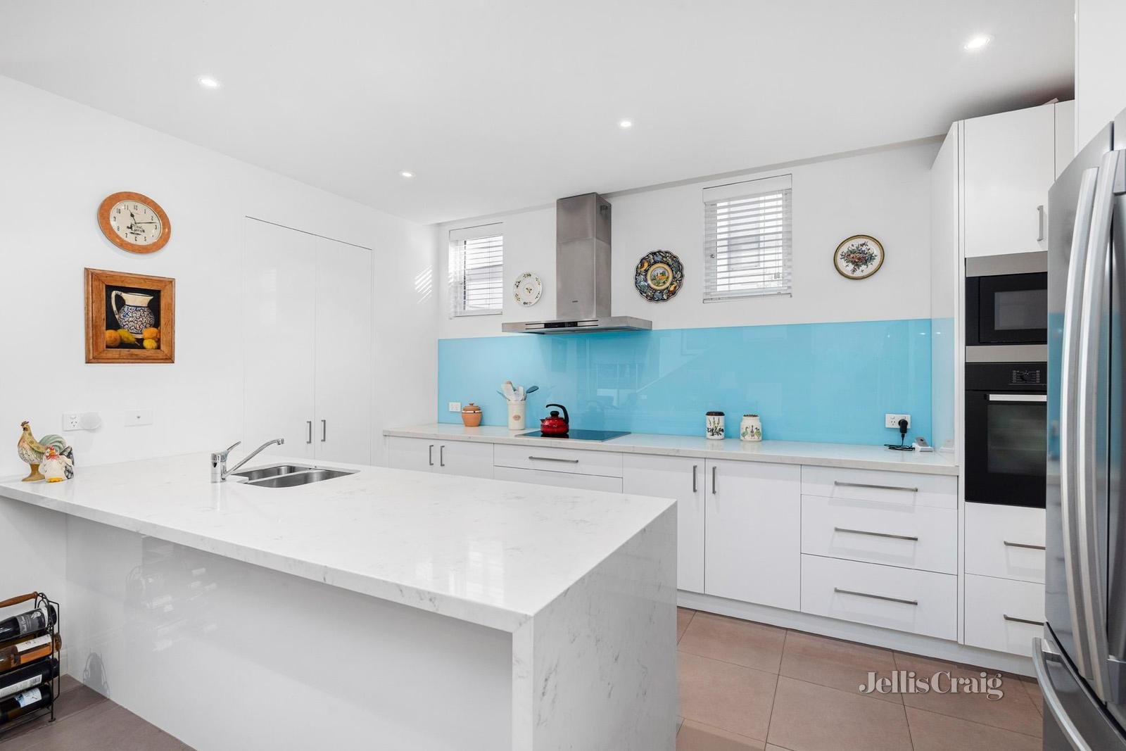 10/14 Tanti Avenue, Mornington image 5