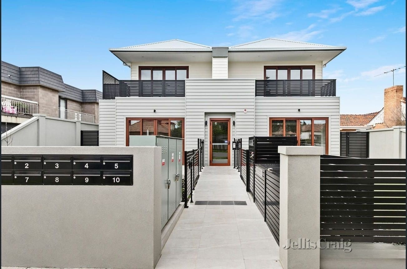 10/14 Victoria Street, Williamstown image 1