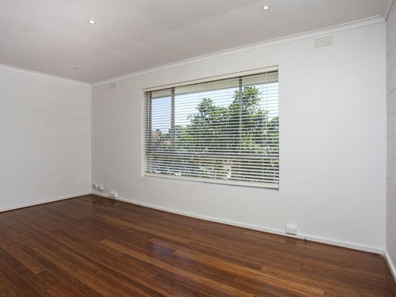 10/15 Royal Avenue, Essendon North image 3