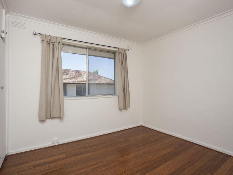 10/15 Royal Avenue, Essendon North image 6