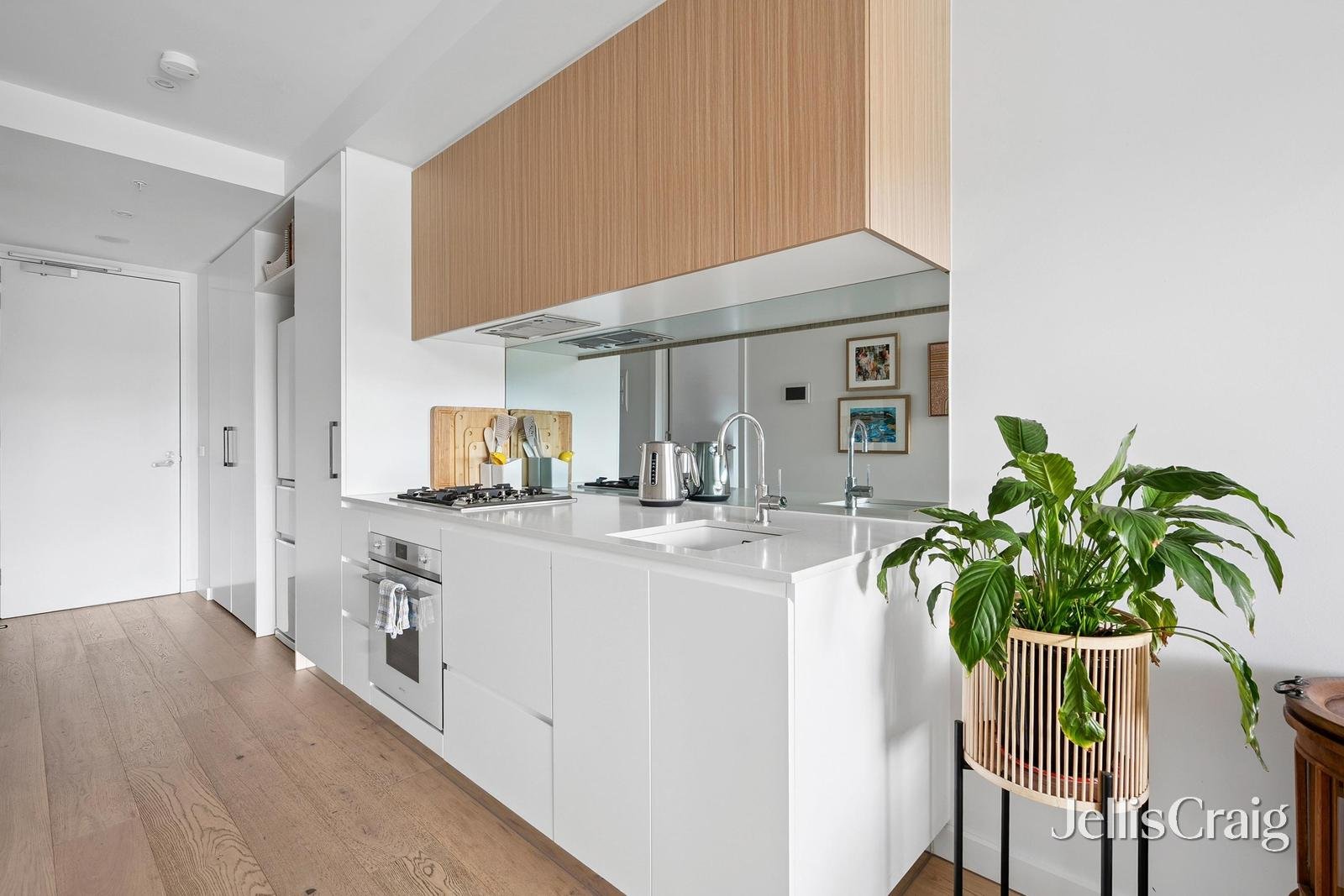 101/50 Bowlers Avenue, Geelong West image 2