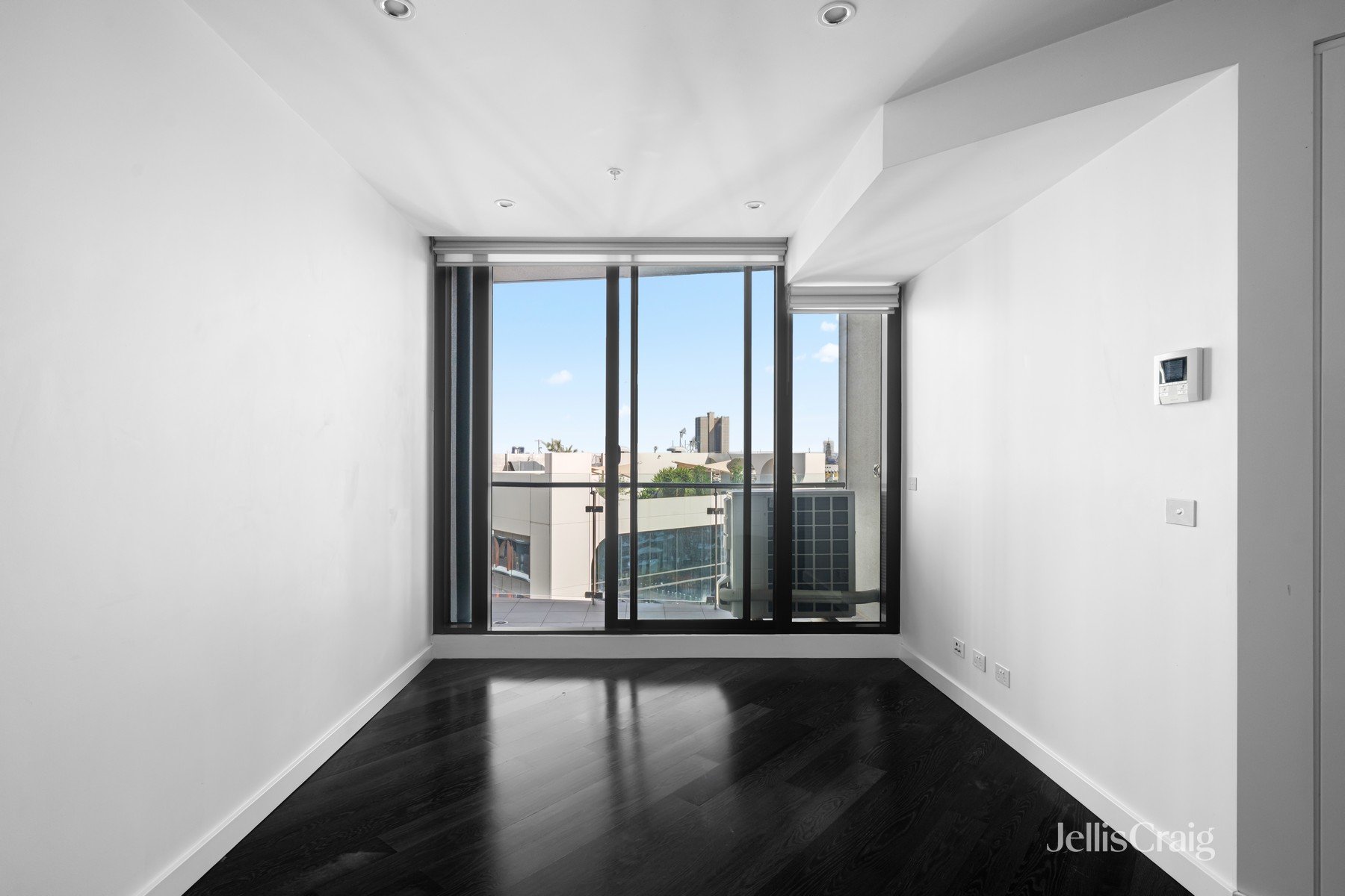 1015/338 Kings Way, South&nbsp;Melbourne image 4