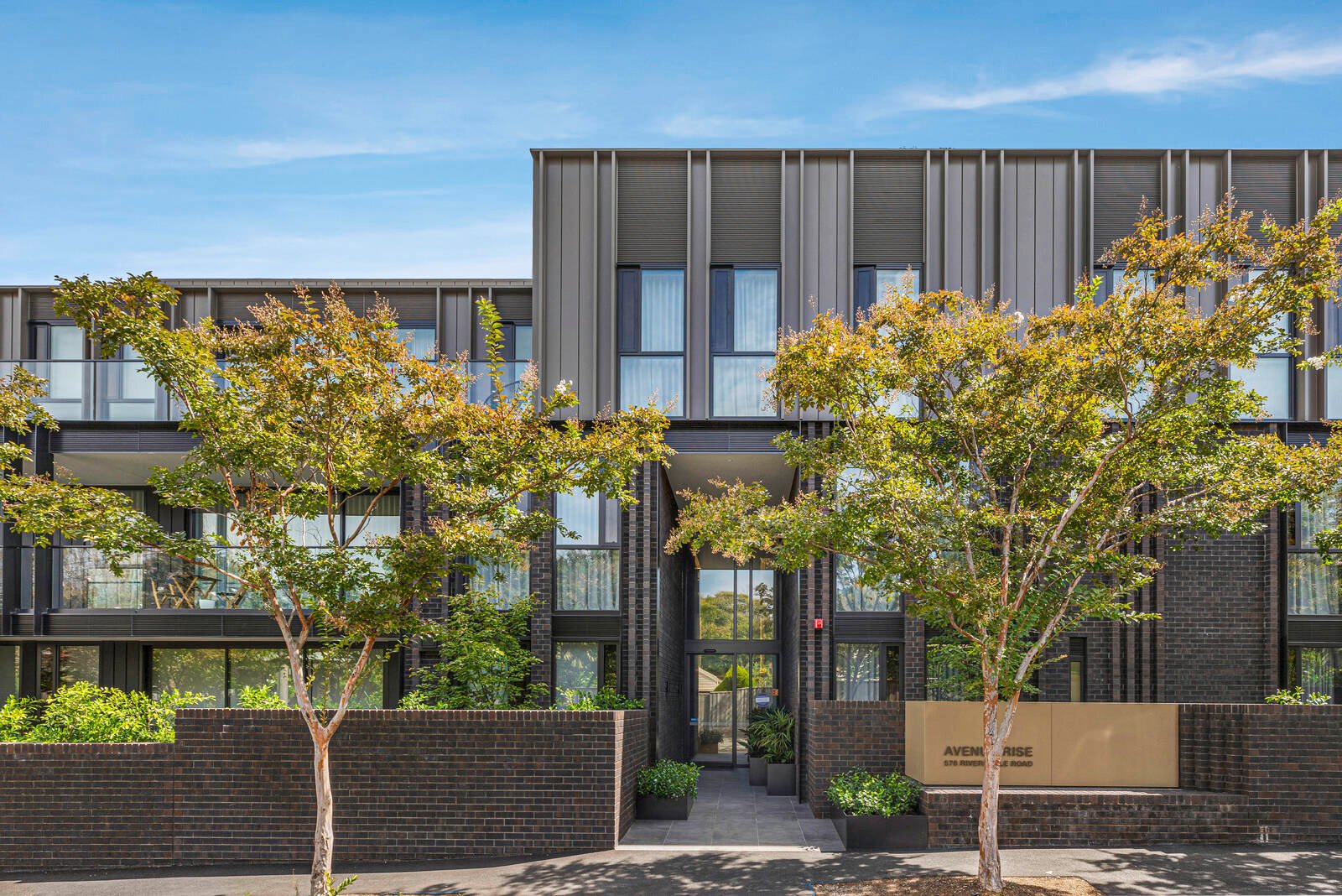 Property Gallery - Main Image