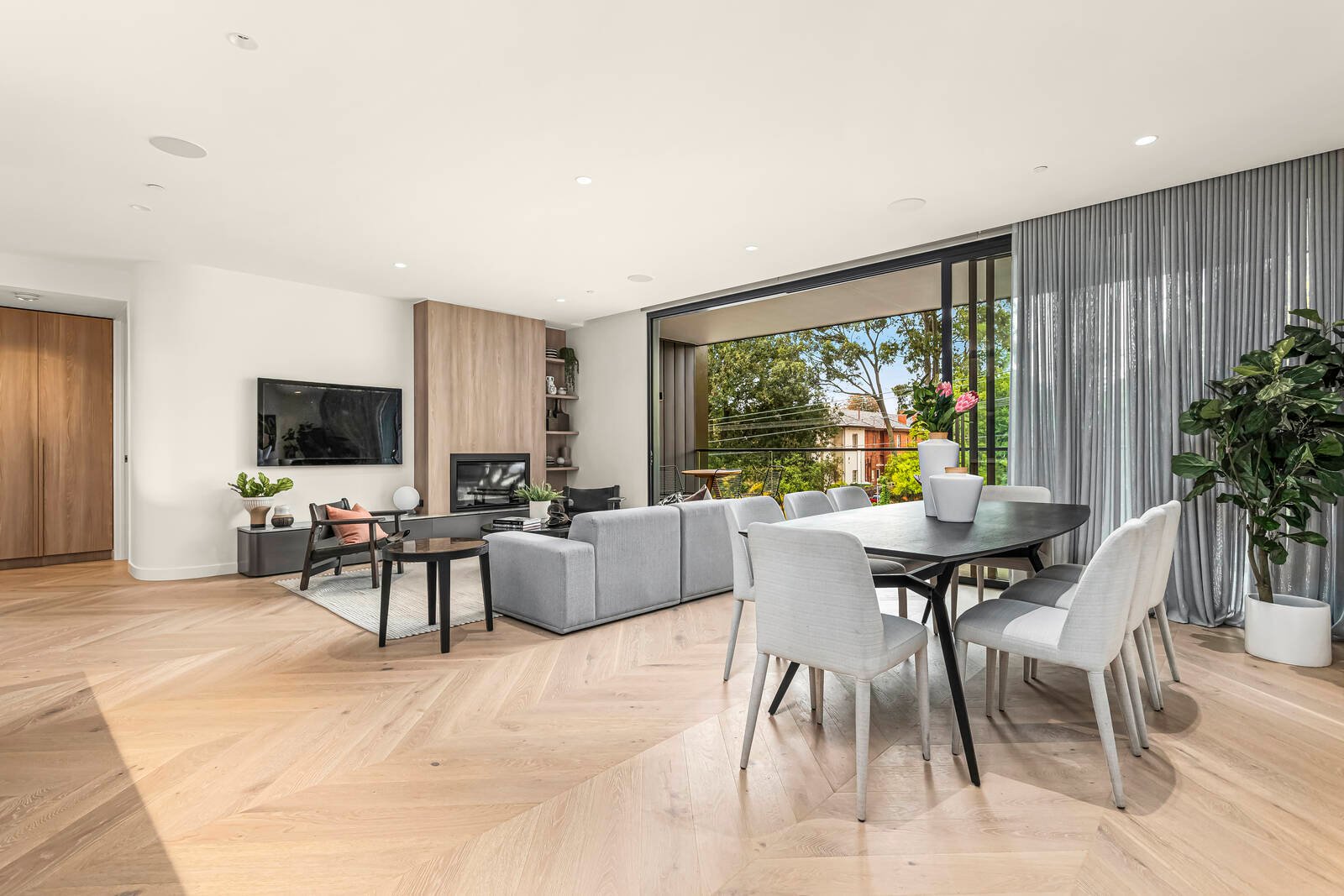 Property Gallery Thumbnail 2
