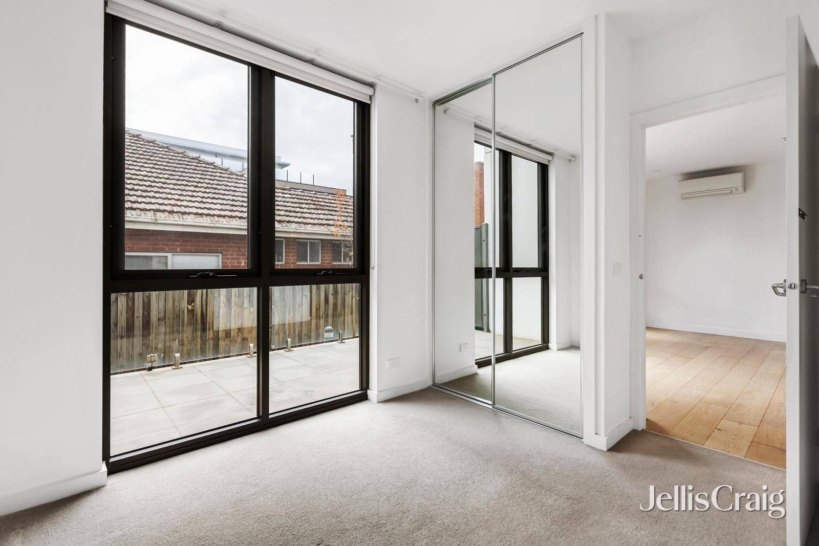 10/16 Bent Street, Bentleigh image 7