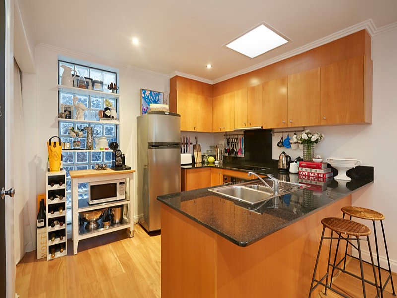 10/16 Spink Street, Brighton image 3