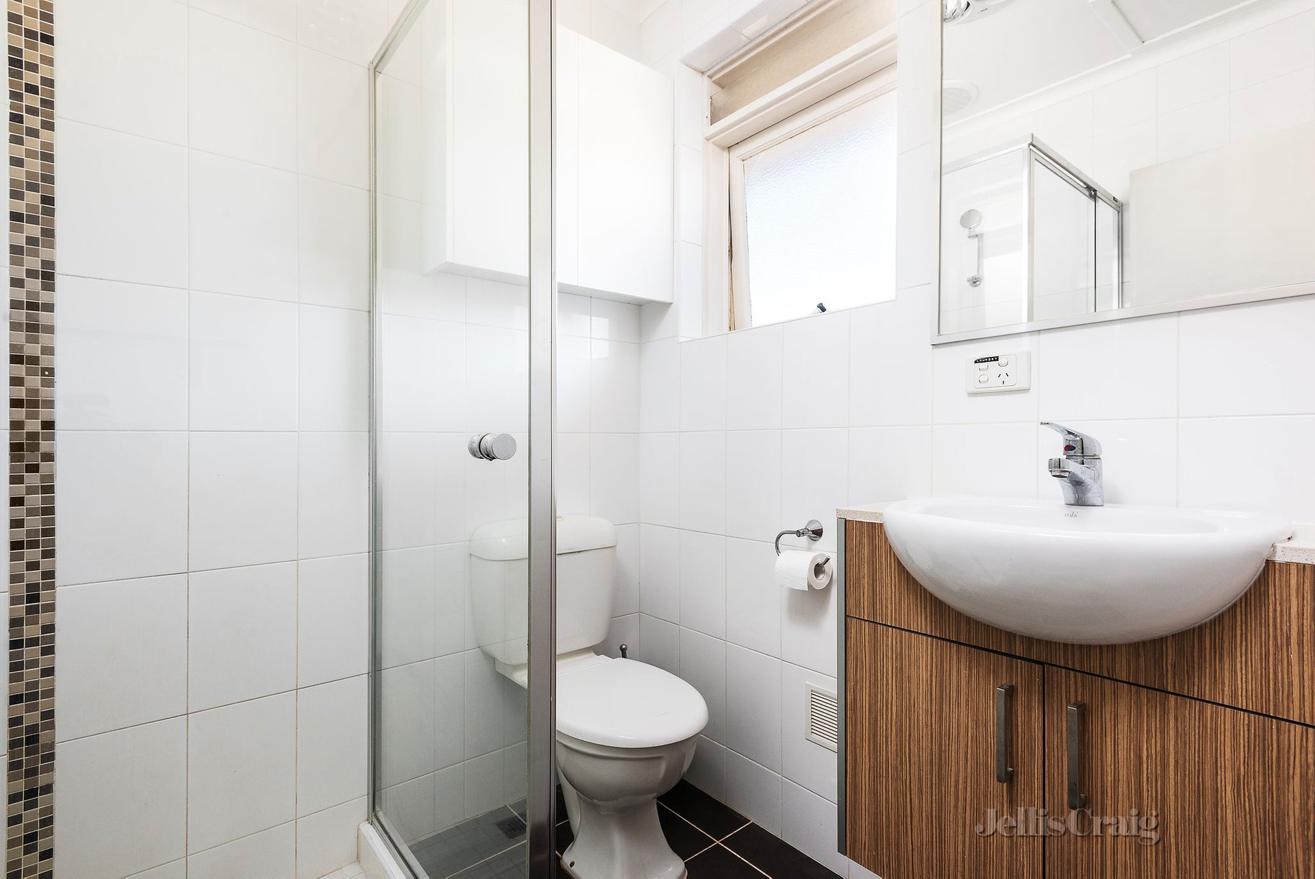 10/16 Station Street, Mentone image 5